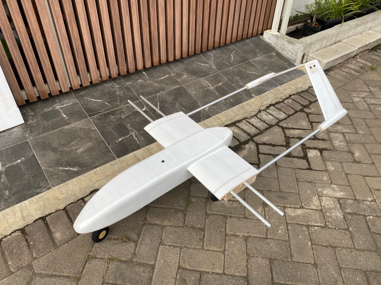 T.A.U DAKOTA 001